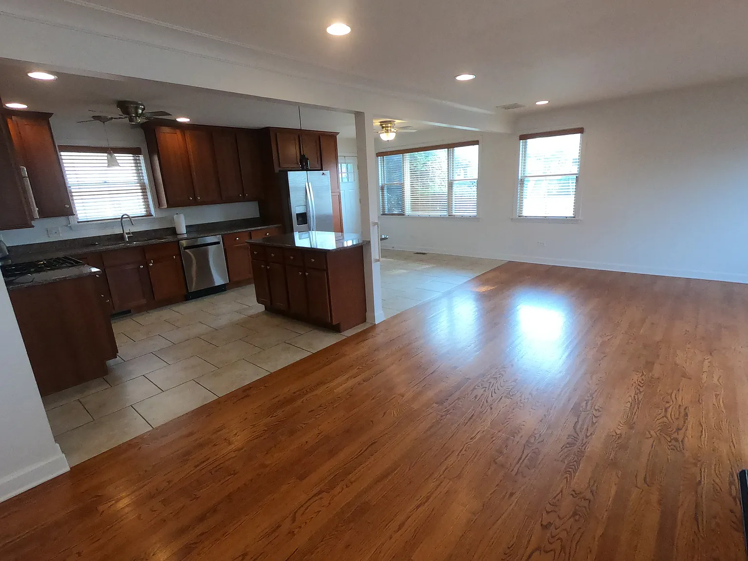 3 bed, 1693 sqft, $2,900 — Photo 4