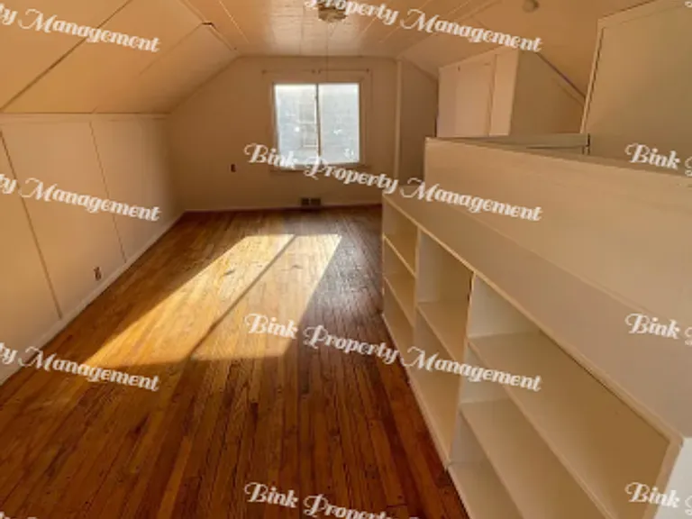20277 Ferguson St — Photo 12