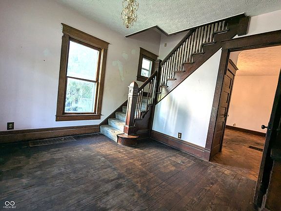 4th image of 2402 E 16th St