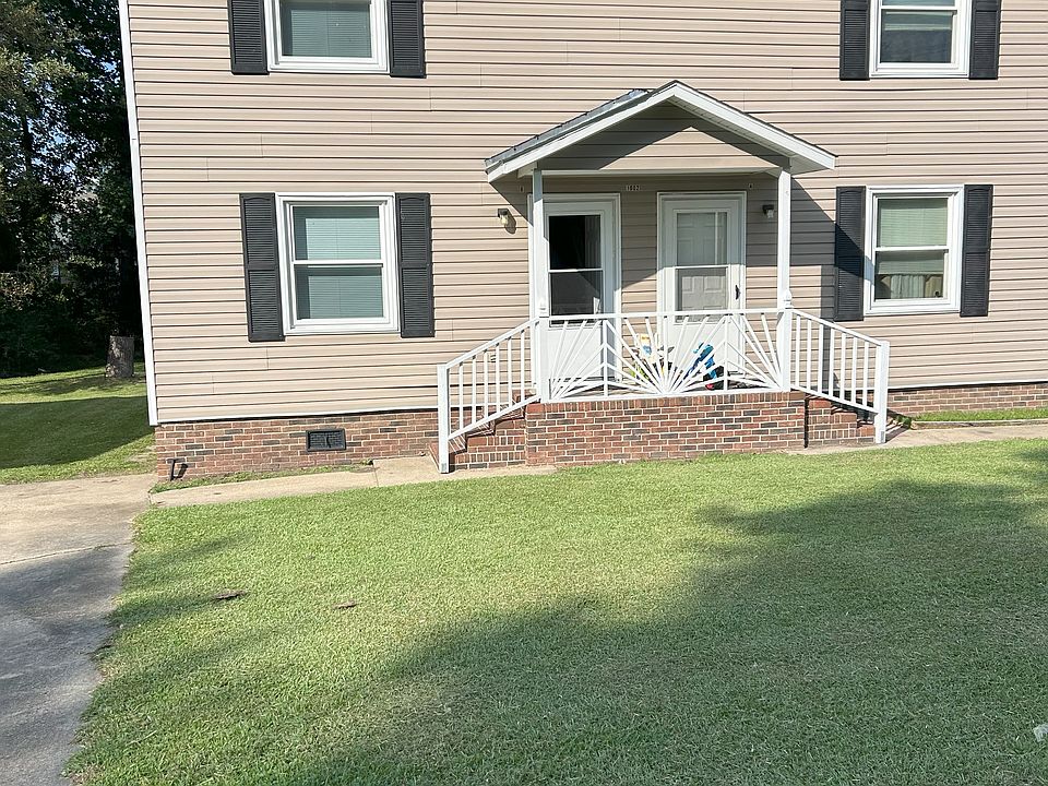 Front view of duplex. Unit B is located on the left side.