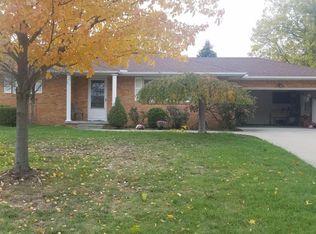 628 Brynhaven Dr, Oregon, OH 43616