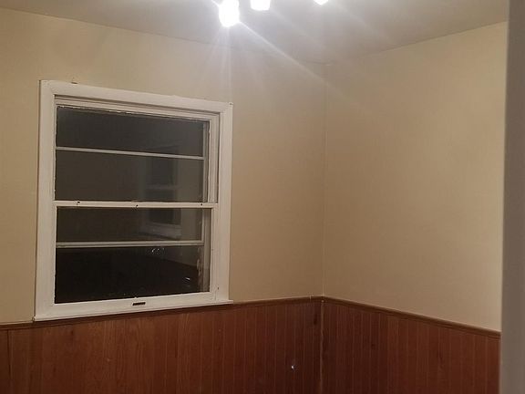 5th image of 474 Jefferson St