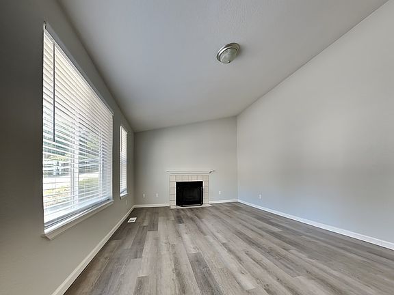 3rd image of 1729 Mapleridge Ct NE