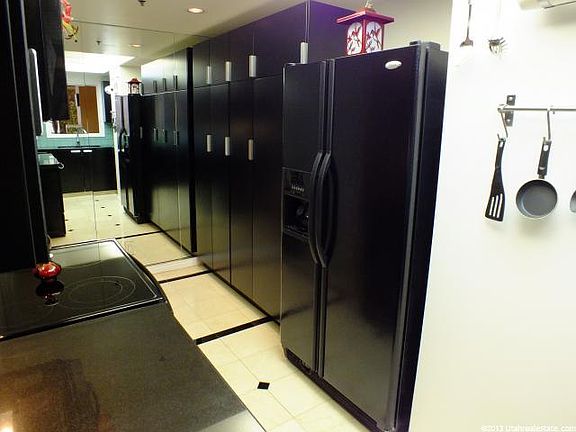 Custom Pantry Cabinets