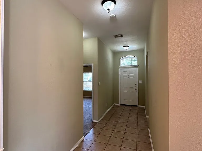 10701 Nashville Dr — Photo 3