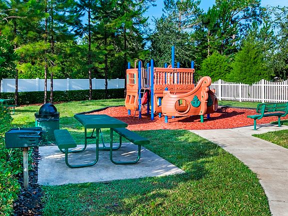 5th image of 826 Enterprise Cove Ave