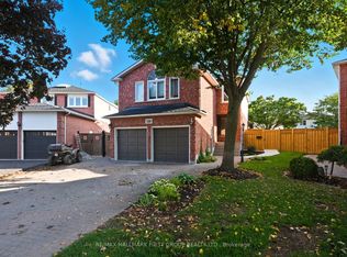 126 Buyson Cres, Clarington, ON L1E 2H6