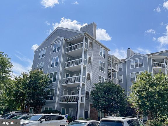 3rd image of 3178 Summit Square Dr #3-C1
