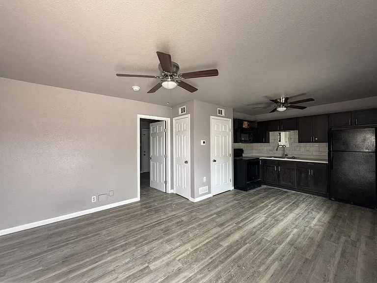 2826 Cedar Cir #1 — Photo 3