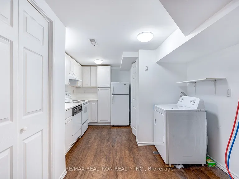 80 Harlandale Ave #LOWER — Photo 3