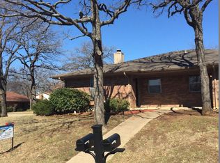 7017 Lincoln Dr, North Richland Hills, TX 76182