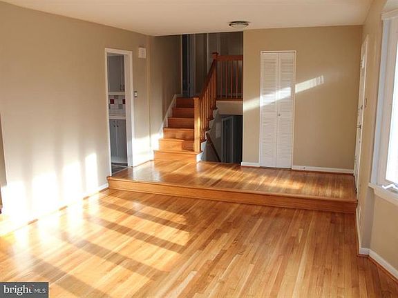 5th image of 8830 Camfield Dr