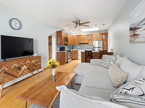 5th image of 611 Cascade Ave