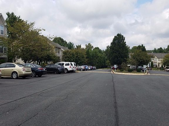 4th image of 1825 Wigglesworth Way