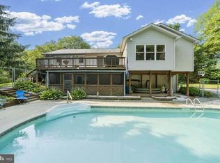 13100 Croom Rd, Upper Marlboro, MD 20772