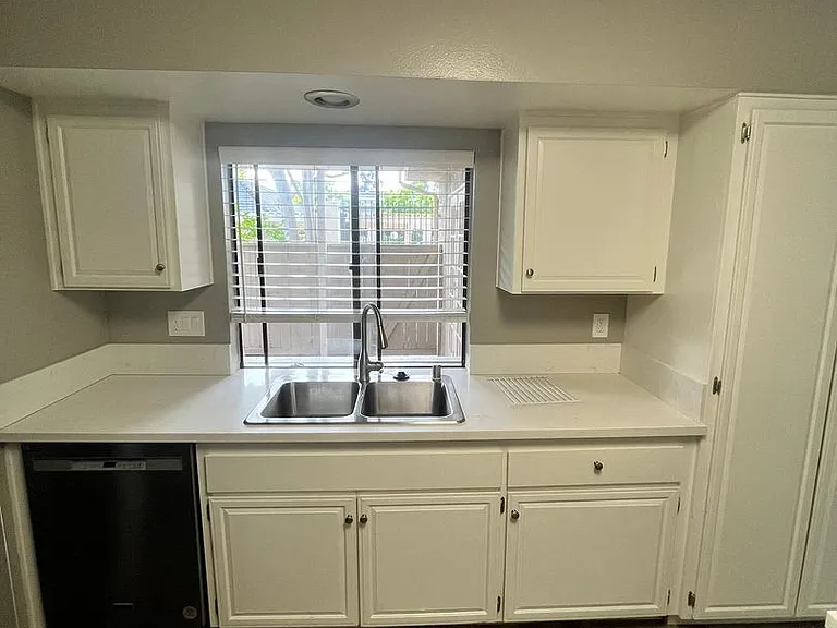 8126 Camino Tranquilo — Photo 9