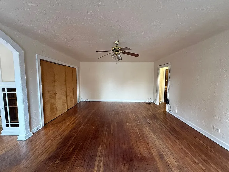 King Edward Annex Apartments — Photo 17