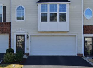 386 Sunrise Dr, Carnegie, PA