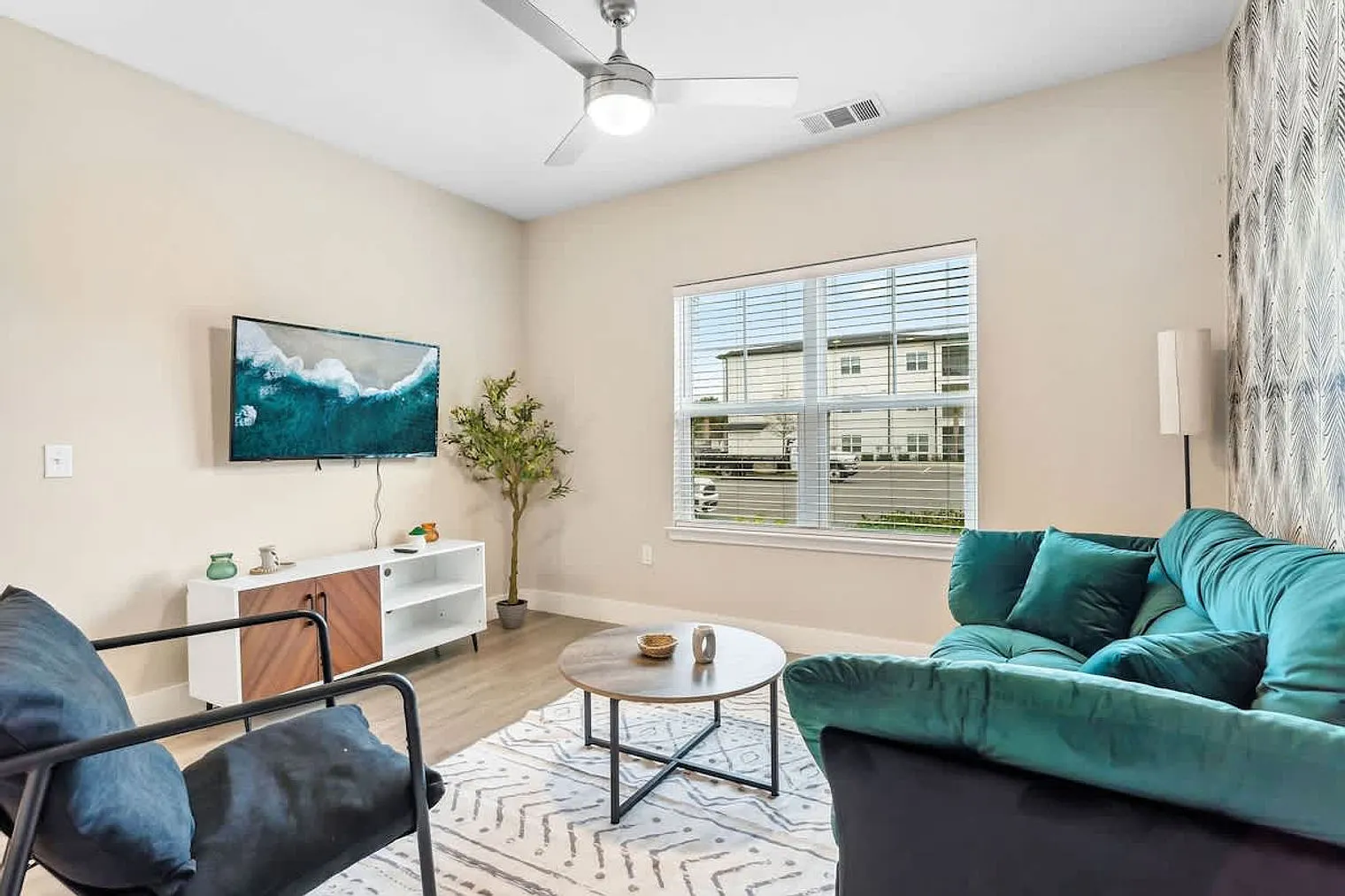 1 bed, 1.0 bath, $3,681 — Photo 4
