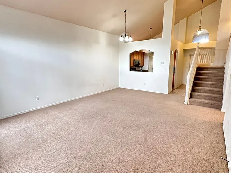 7419 Desert Eagle Rd NE — Photo 5