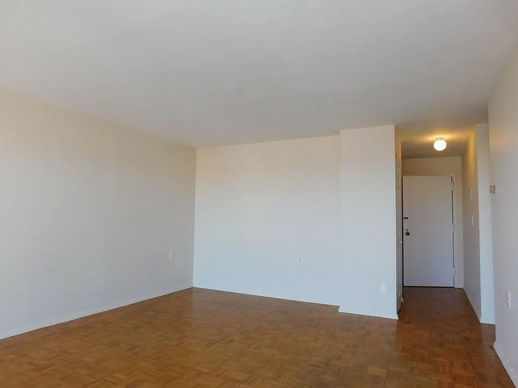 1 bed, 1.0 bath, 582 sqft, $2,950 — Photo 2