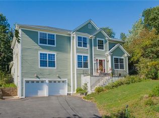 89 Kirkwood Rd, West Hartford, CT 06117