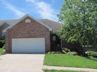1632 W Swallow St, Springfield, MO 65810
