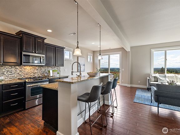 4th image of 1533 Ridgeview Loop SW
