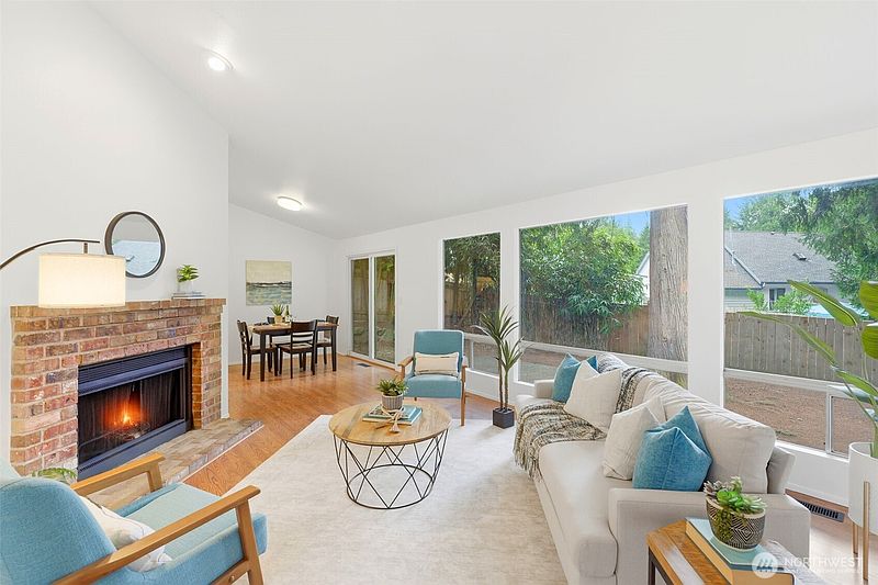 4th image of 983 NE Marwood Drive