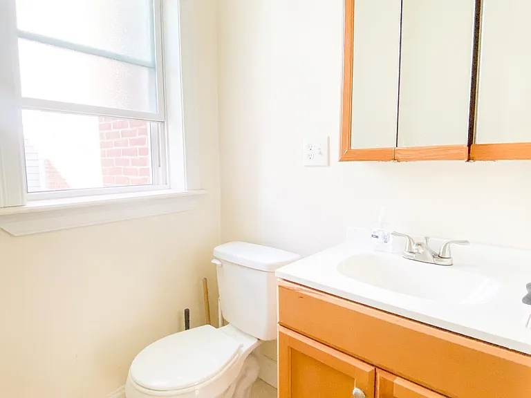 144 Coolidge St #2 — Photo 16