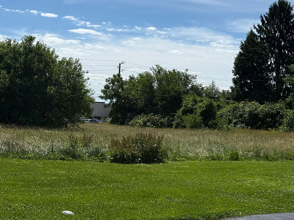 2nd image of 1000 E Stop 11 Rd