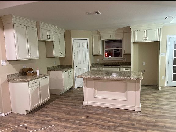 2nd image of 1325 Erline Dr