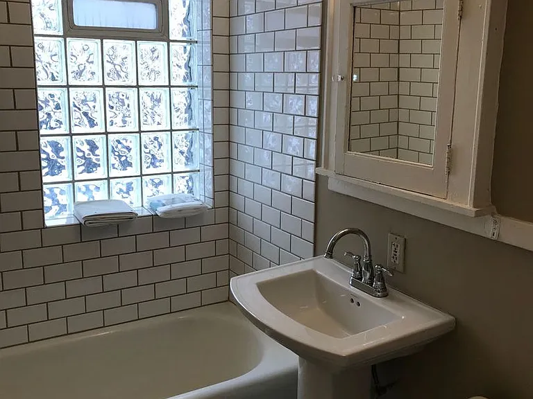 451 Fairview Ave N — Photo 14