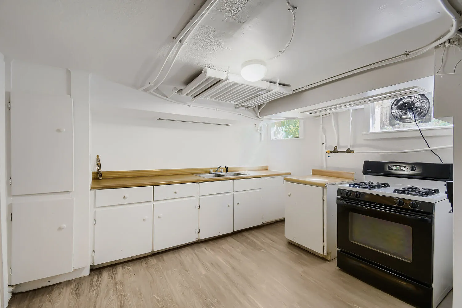 2 bed, 1065 sqft, $1,300 — Photo 4