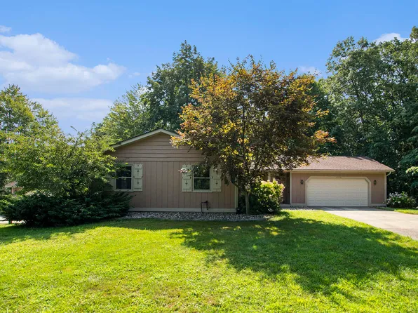 15576 Ryan Dr, Holland, MI 49424