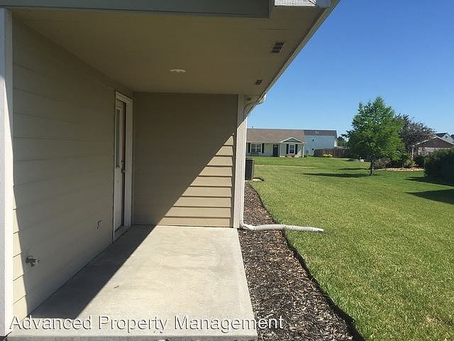 2nd image of 2612 Brookville Dr
