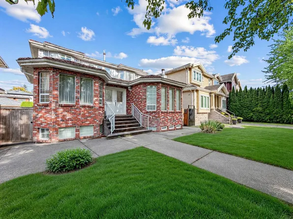 6332 Brooks St, Vancouver, BC V5S 3J4