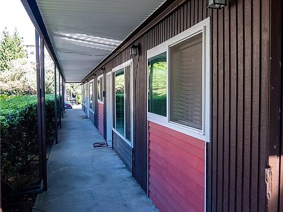 4th image of 12315 28th Ave NE