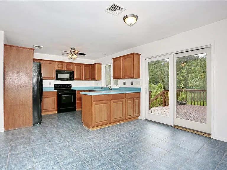 80 Old Quaker Hill Rd — Photo 15