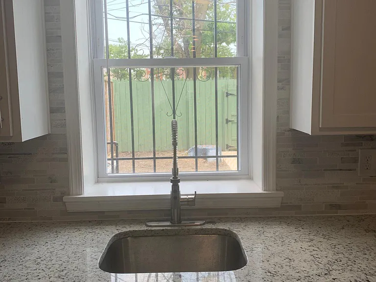 1641 N Patterson Park Ave — Photo 12