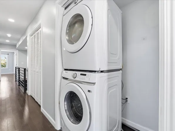 225 Freeman Avenue image 18 of 24