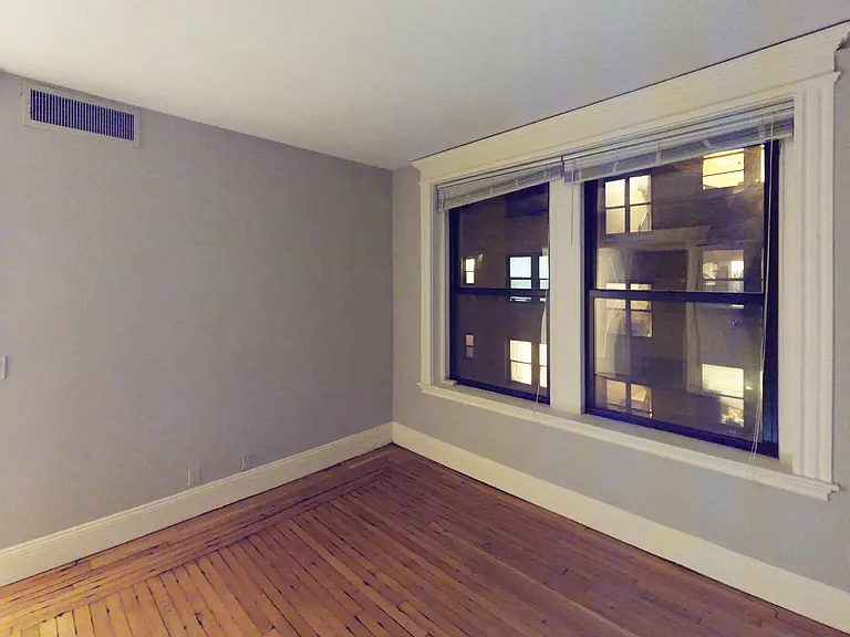 466 Commonwealth Ave #406 — Photo 2