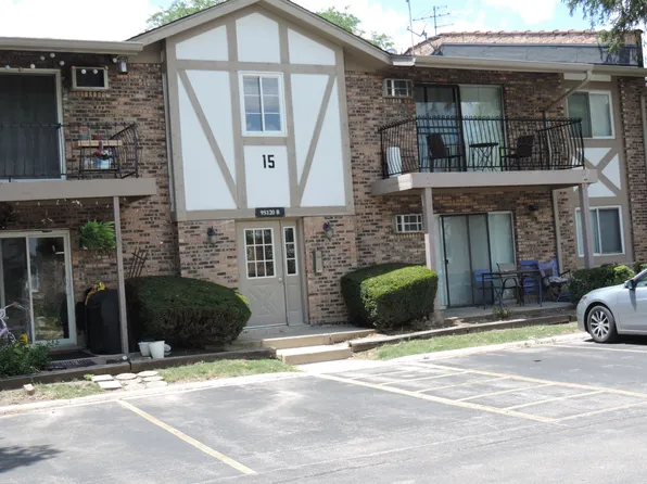9S120 Lake Dr #15B-105, Willowbrook, IL 60527