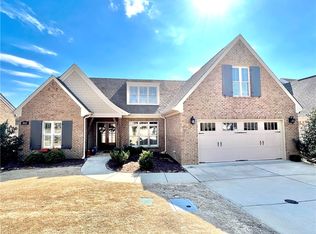 2833 Spring Lakes Xing, Opelika, AL 36801