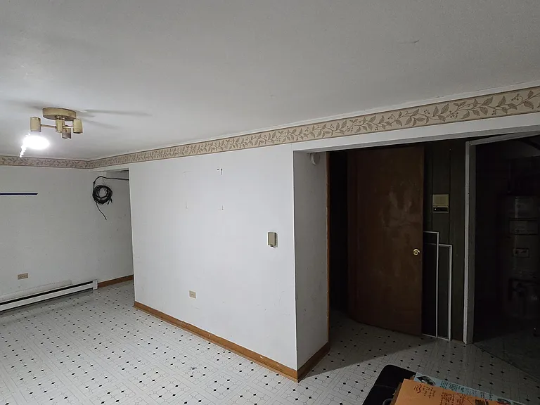 805 Bishop Ct — Photo 11