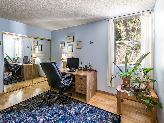 4th image of 18620 Hatteras St Unit 258