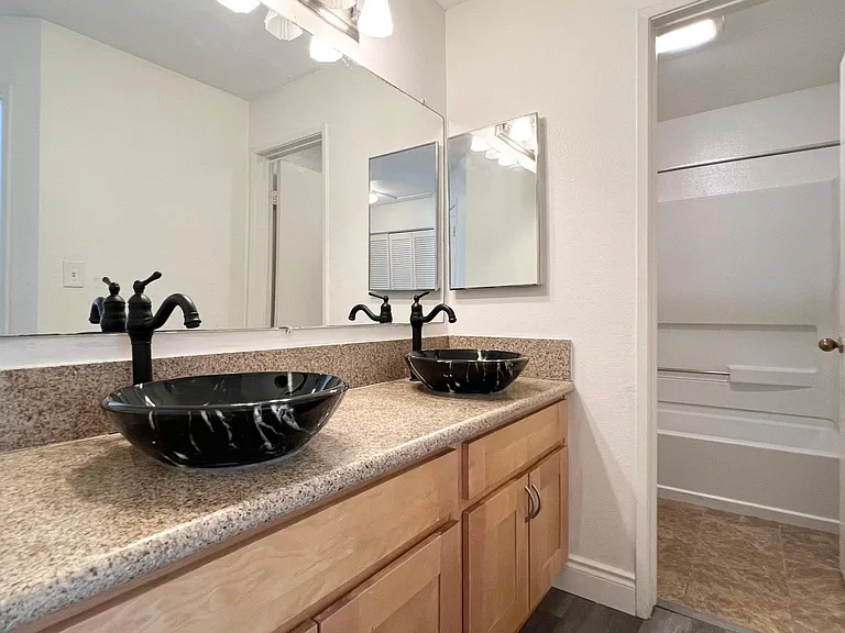 7405 Charmant Dr #2112 — Photo 24