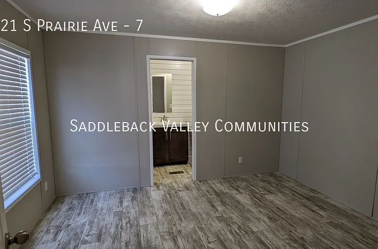2221 S Prairie Ave #7 — Photo 5