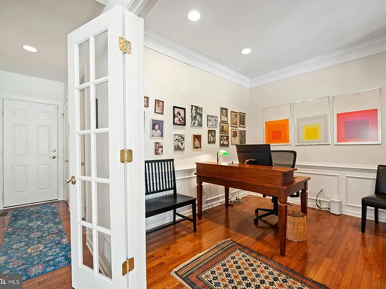 304 Arthur Ct — Photo 8