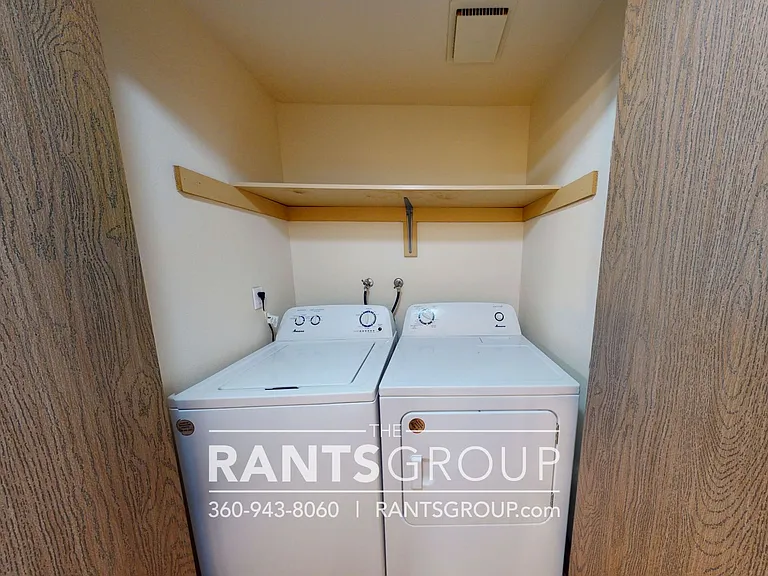 Lovely, wooded 2-bedroom apartment with a large private deck and in-unit washer & dryer! — Photo 37